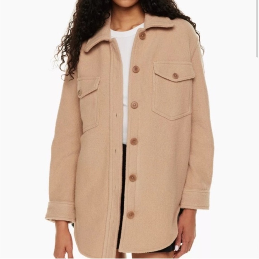 Aritzia Wilfred Free Ganna Shacket